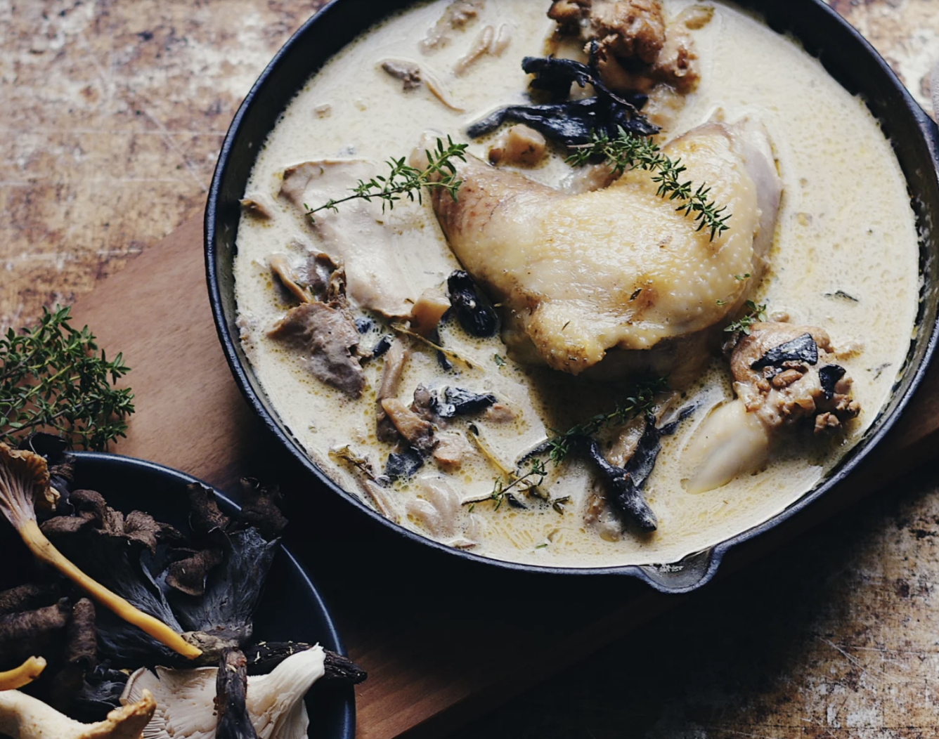 Poulet Fermier au vin jaune et champignons